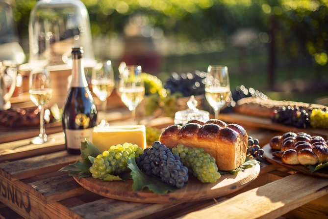 Luxury Wine Tour with Lunch - Emma and Deon can shape the experience