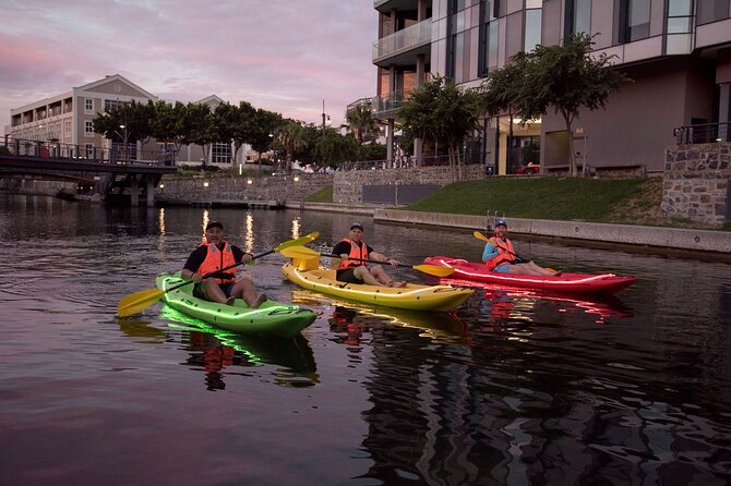 Night Kayaking in Battery Park V&A Waterfront - Meeting the guide at Battery Park