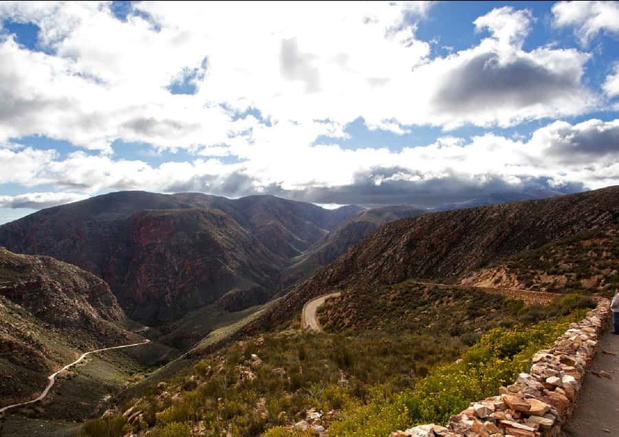 Oudtshoorn: Swartberg Mountain Pass Tour with Country Lunch - What happens at the summit and beyond