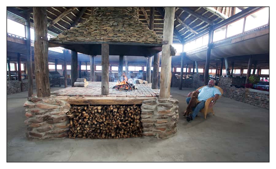 Oudtshoorn: Swartberg Mountain Pass Tour with Country Lunch - The Karoo lunch at Kobus se Gat