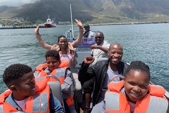 Penguins, Cape Point & Table Mountain. - The return through Muizenberg