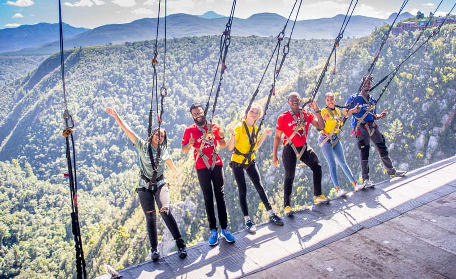PLETTENBERG BAY: Bloukrans Bridge Skywalk Tour and HangOut - Photographing the gorge and the jump