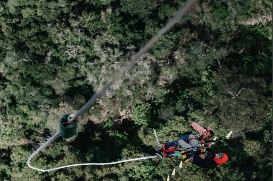Plettenberg Bay: Bungee Jumping with Zipline and Sky Walk - Crossing to the arch by zipline