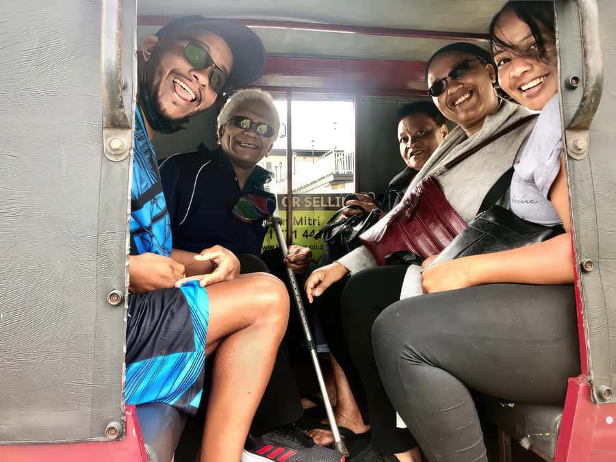 Port Elizabeth tuk-tuk tour, experience the natural beauty. - Along the beachfront toward Cape Recife