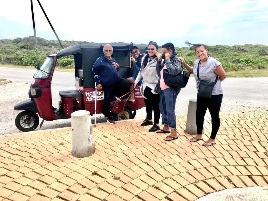 Port Elizabeth tuk-tuk tour, experience the natural beauty. - The penguin rehabilitation center