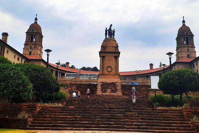 Pretoria City Tour - Church Square reveals Pretoria’s older center