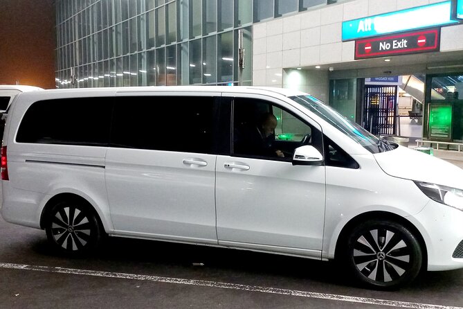 Private Cape Town International Airport Transfer - Meet-and-Greet Service Versus Finding Your Own Ride
