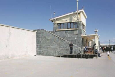 Private Tour Robben Island, Kirstenbosch and wine tasting