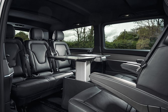 Private Transfer: Tambo Airport JNB to Johannesburg in Luxury Van - The 60-minute airport wait and flight tracking