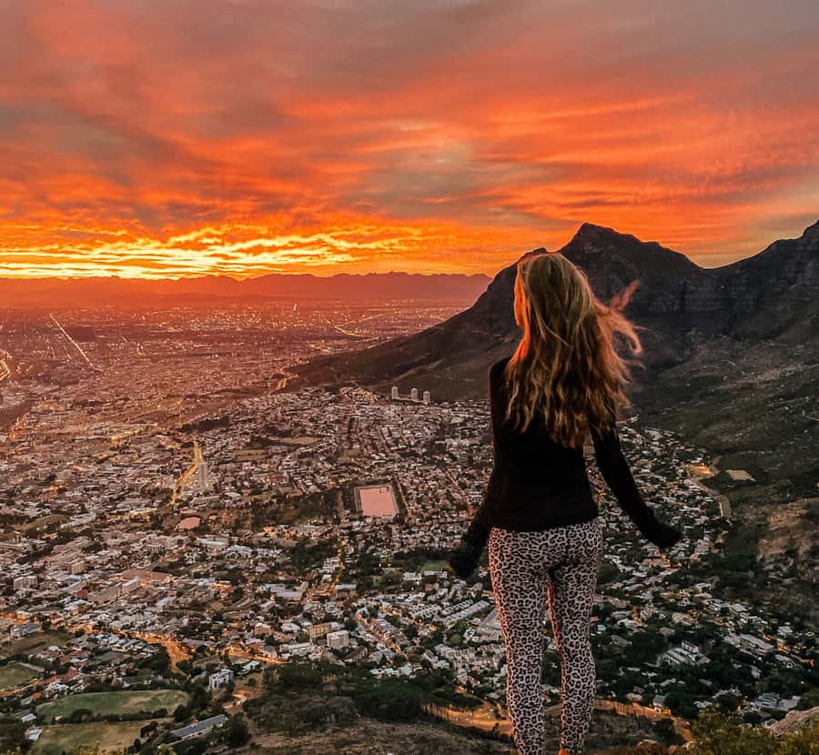 Privately Guided Sunset/Sunrise Hike Lions Head, (Pickup) - Why Lion’s Head Makes a Fine Cape Town Hike