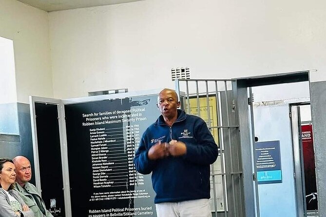 Robben Island Adventure with Pre-Booked Tickets Full Tour - Returning to the V&A Waterfront