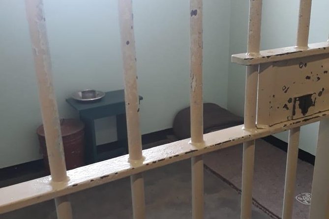 Robben Island and Table Mountain Tour - The personal service from Leticia