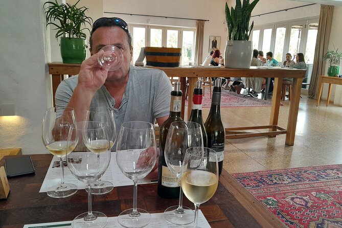 Robben Island, Kirstenbosch Garden, Groot Constantia Private Tour - Three Cape Town Highlights in Eight Hours