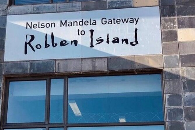 Robben Island Museum Half-Day Tour. Including all tickets. - What the praise gets right