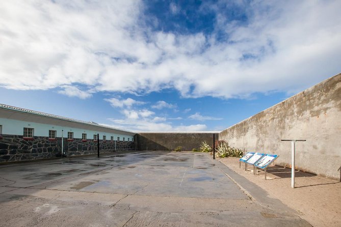 Robben Island Tour - Hotel Pick-Ups & stops at interesting places pre/post tour - Weather, cancellations, and planning advice