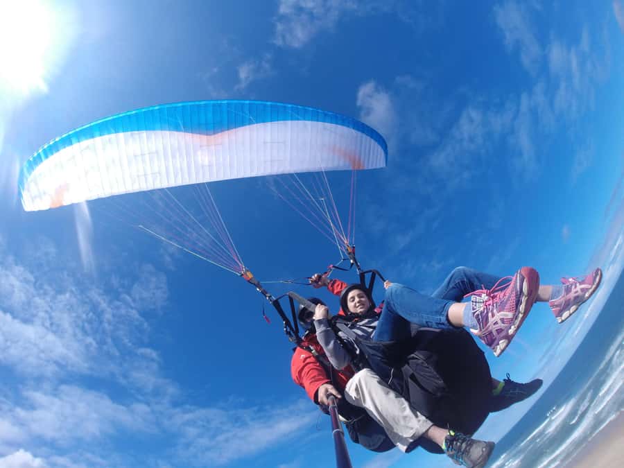 Sedgefield: Standard Tandem Paragliding Flight - The safety briefing and equipment setup