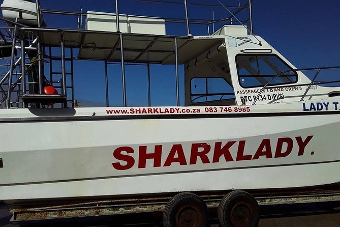 Shark Cage Diving - Setting out from Van Dyks Bay