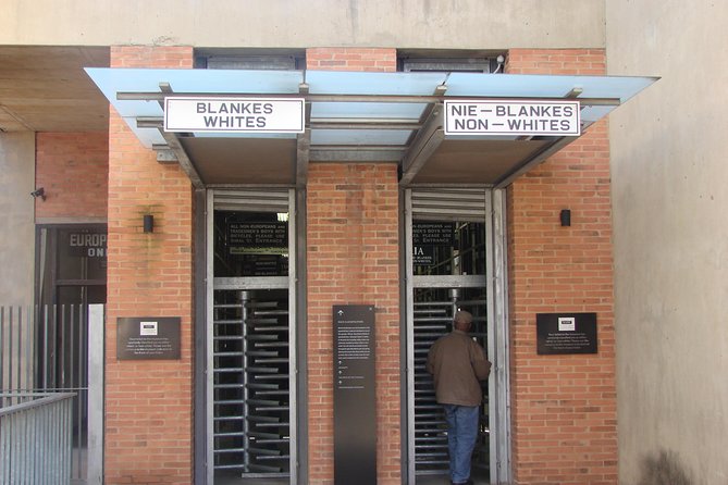 Soweto and Johannesburg & Apartheid Museum - Vilakazi Street and the Mandela connection