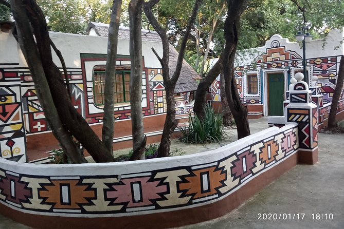Soweto & Apartheid Museum, Cultural Village, Wildlife and Safari - Key points at a glance