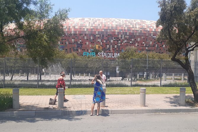 Soweto & Apartheid Museum Guided Tour - What the private vehicle and five-hour schedule mean