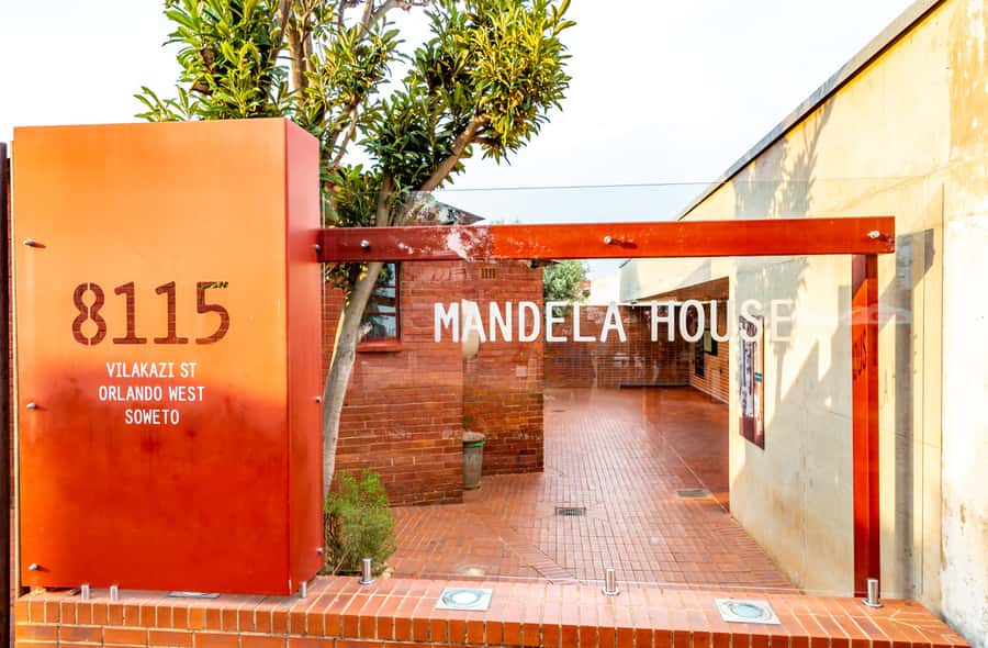 Soweto: Hop-On Hop-Off Bus, City Tour and Apartheid Museum - Starting in Rosebank or using the Sandton shuttle