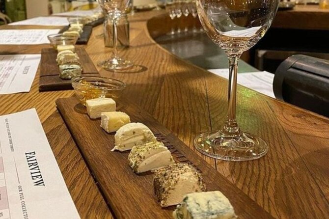 Stellenbosch, Franschhoek and Paarl: Full Day Wine Tour - The final stop: South African bubbles with macarons