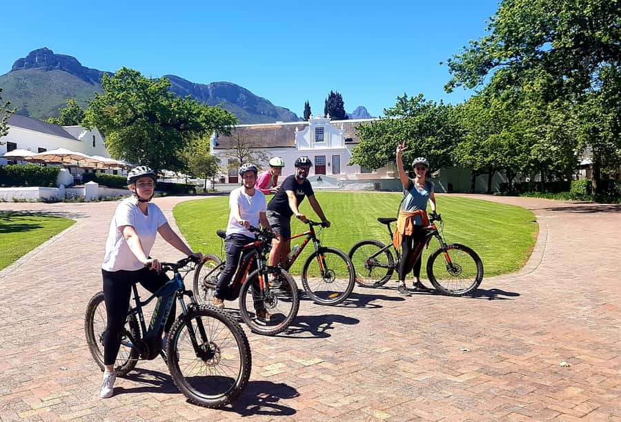Stellenbosch: Historical Bike Tour & Wine Tasting - Key points at a glance