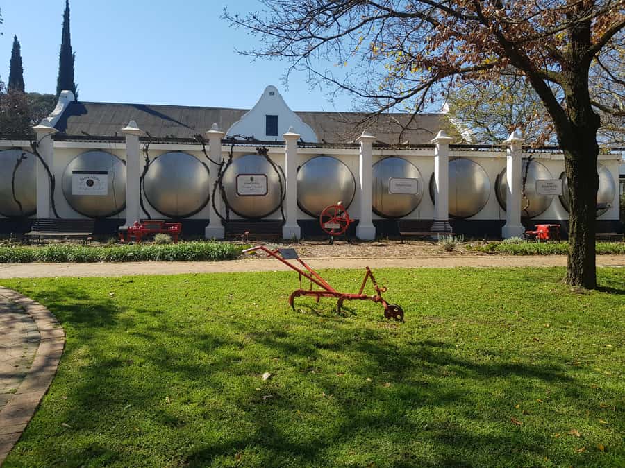 Stellenbosch: Hop-On Hop-Off Northern Route Wine Tour - Wine tastings cost extra