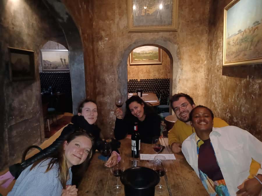 Stellenbosch wine tour, all inclusive of lunch and tastings. - Key points at a glance
