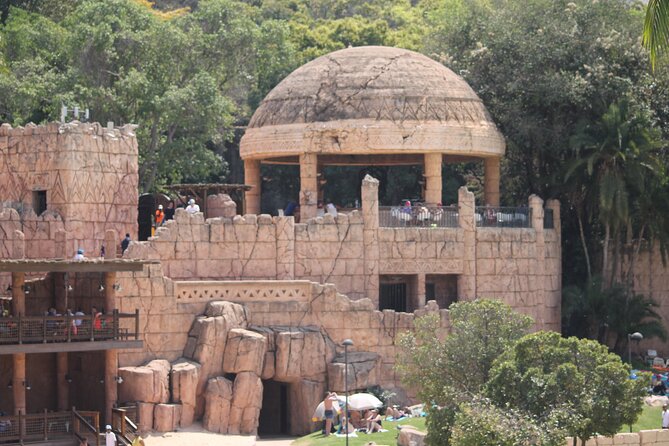Sun City Day Tour From Johannesburg - Choosing between the Valley of Waves and free exploration