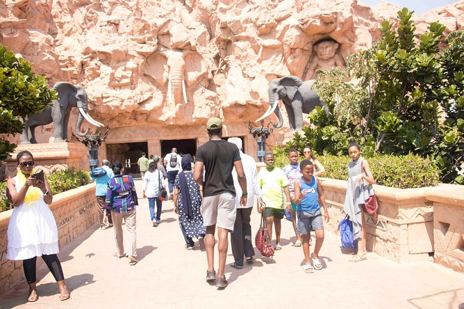 Sun City Day Tour From Johannesburg - What the guide adds to the day