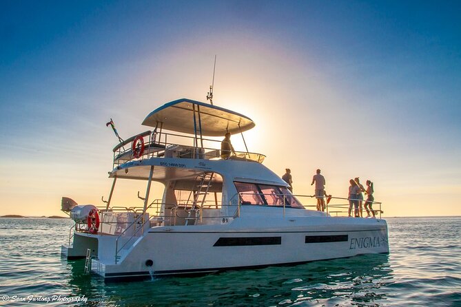 Sunset Champagne Cruise from Cape Town - What happens during the 90-minute cruise