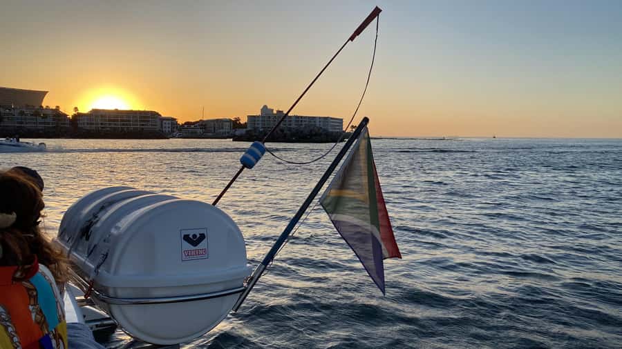 Sunset Cruise with Cape Town Cruises - Leaving from Explore Cruises at the V&A Waterfront