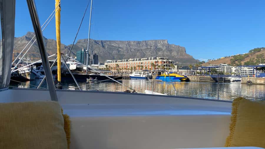 Sunset Cruise with Cape Town Cruises - A sundowner with a choice of drinks