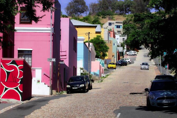Table Mountain and Cape Peninsula Tour with Penguins - Bo-Kaap and Table Mountain set the tone