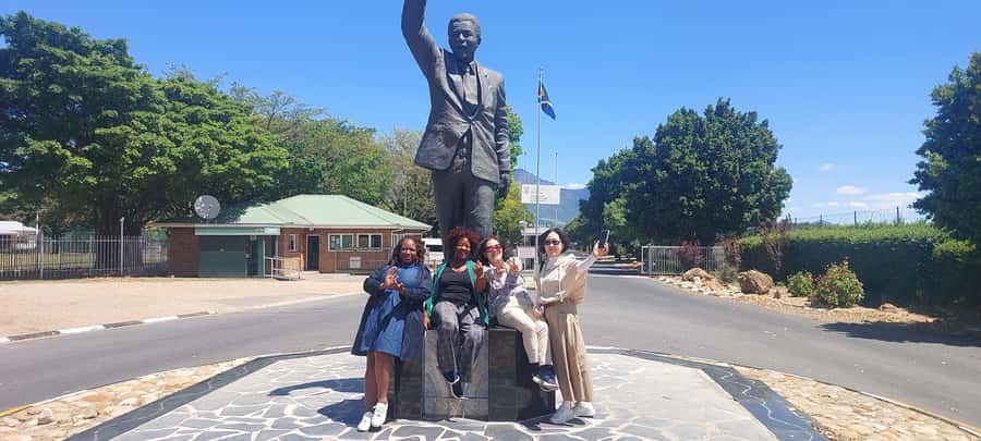 Table Mountain and Stellenbosch Wine tasting tour - Stellenbosch and the first wine tasting