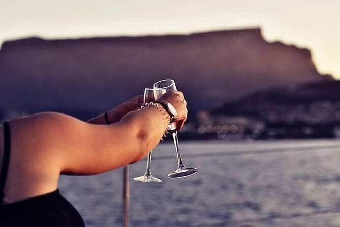 Table Mountain , Boulder Beach and Cape point Tour from Cape Town - Cape Point Nature Reserve: give the afternoon to the cliffs