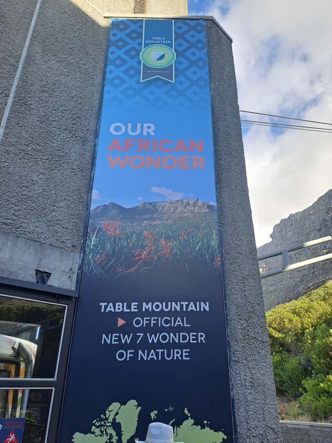 Table Mountain Cable Car Ticket with Transfer - Three trails for a short summit walk