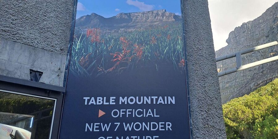Table Mountain Cable Car Ticket with Transfer - Food, drinks, and summit time