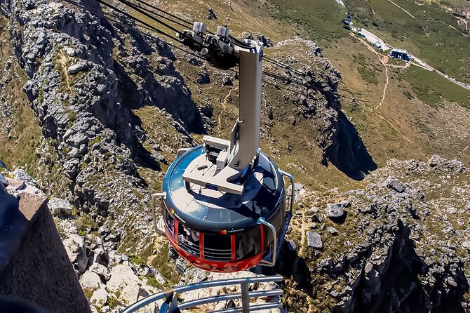 Table Mountain, Chapmans Peak Drive, Cape Point & Penguins - Chapman’s Peak: 30 minutes for big coastal views