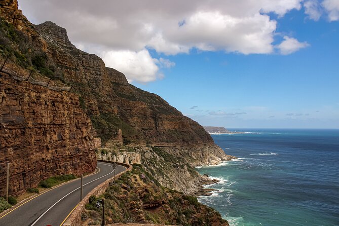 Table Mountain, Chapmans Peak Drive, Cape Point & Penguins - Simon’s Town: a sensible lunch break