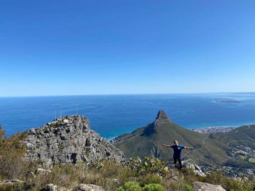 Table Mountain India Venster Hike & Hotel Pick-Up - Meeting at the Cableway station
