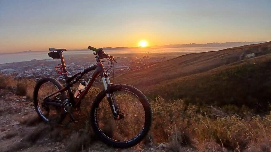 Table Mountain: Mountain Biking to Constantia Wine Estate - Arriving at Groot Constantia Wine Estate