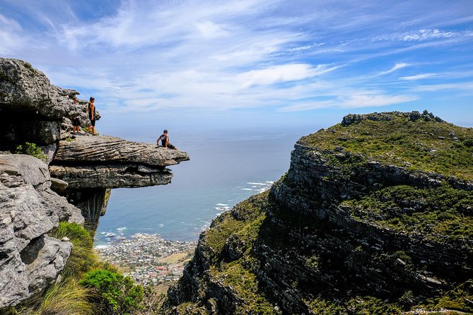 Table Mountain Summit Hike via Kasteelspoort - Climbing through the Twelve Apostles side