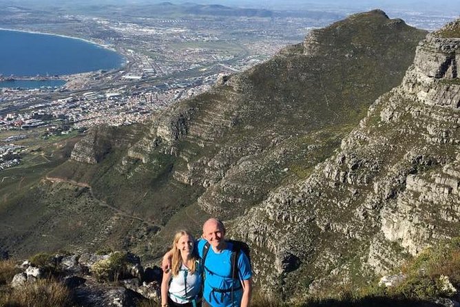 Table Mountain Summit Walk for the Whole Family - PRIVATE - The circular summit route and Cape Peninsula views