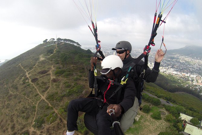 Tandem Paragliding Cape Town Experience TABLE MOUNTAIN PARAGLIDE - Safety, instructors, and the human side