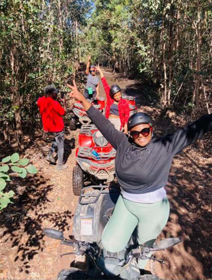 THE CRAGS PLETTENBERG BAY: QUAD BIKE FUN RIDE - Following the twisting bush trail