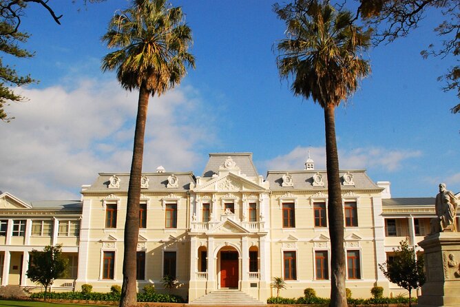 Walking Tour of Stellenbosch - Reading Stellenbosch through Cape Dutch buildings
